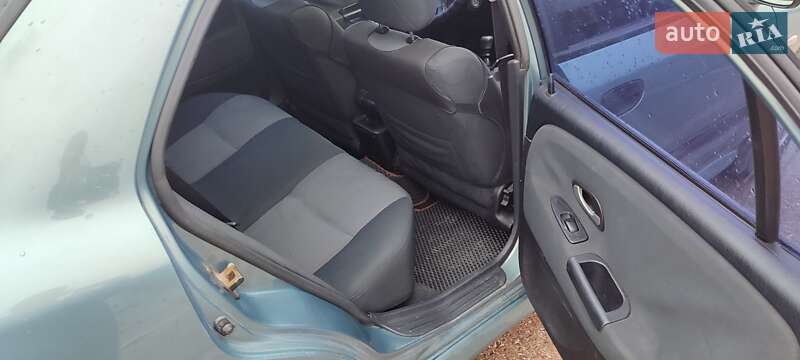 Седан Mitsubishi Carisma 2003 в Харкові