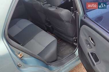 Седан Mitsubishi Carisma 2003 в  фото 4 Седан Mitsubishi Carisma 2003 в