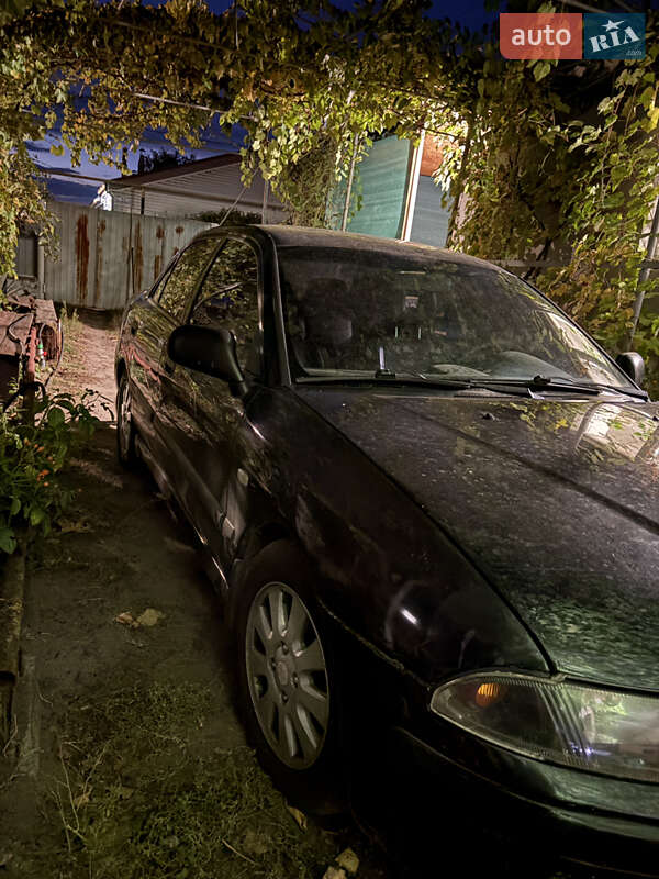 Седан Mitsubishi Carisma 2003 в Павлограде