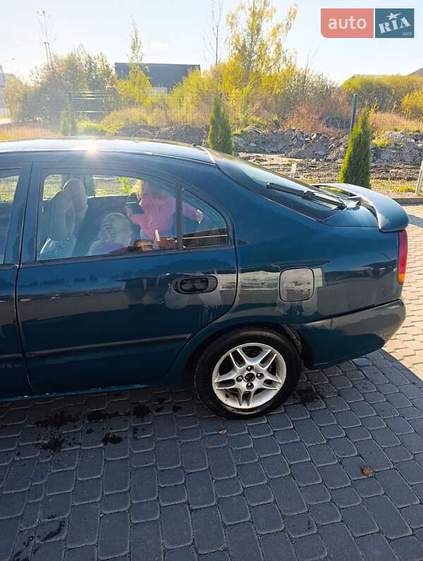 Седан Mitsubishi Carisma 1996 в Надворной фото 16 Седан Mitsubishi Carisma 1996 в Надворной