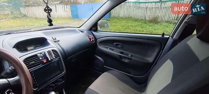 Седан Mitsubishi Carisma 2001 в Монастырище