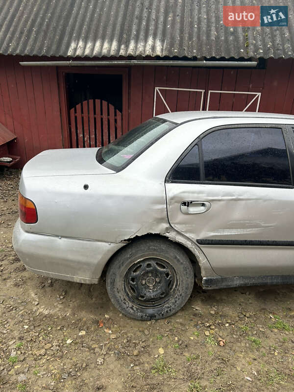 Седан Mitsubishi Carisma 1998 в Коломые