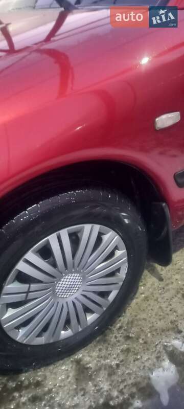 Ліфтбек Mitsubishi Carisma 2000 в Дніпрі