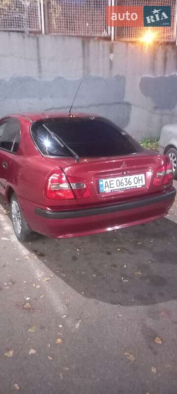 Ліфтбек Mitsubishi Carisma 2000 в Дніпрі