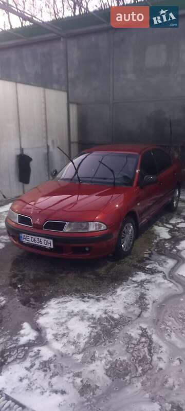 Ліфтбек Mitsubishi Carisma 2000 в Дніпрі
