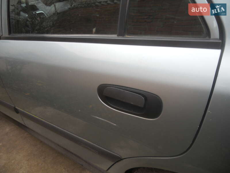 Седан Mitsubishi Carisma 2003 в Фастове