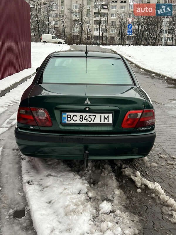 Седан Mitsubishi Carisma 2000 в Львові