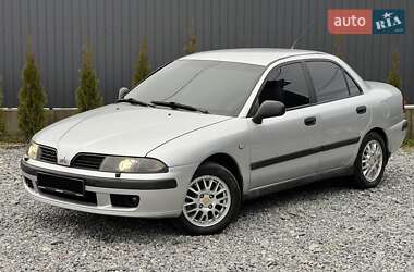 Седан Mitsubishi Carisma 2002 в Львові