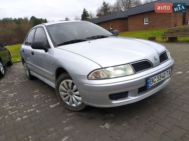 Ліфтбек Mitsubishi Carisma 2003 в Мостиській