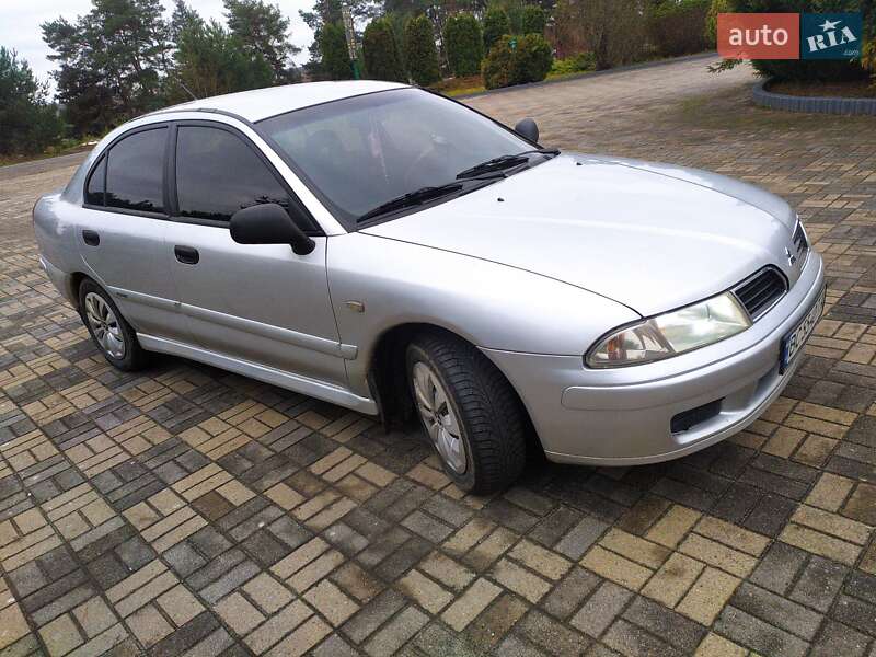 Ліфтбек Mitsubishi Carisma 2003 в Мостиській