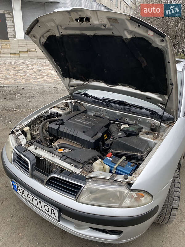 Седан Mitsubishi Carisma 2001 в Днепре