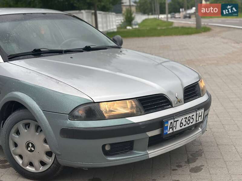 Седан Mitsubishi Carisma 2003 в Івано-Франківську