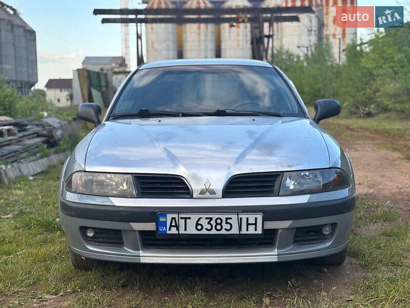 Седан Mitsubishi Carisma 2003 в Івано-Франківську