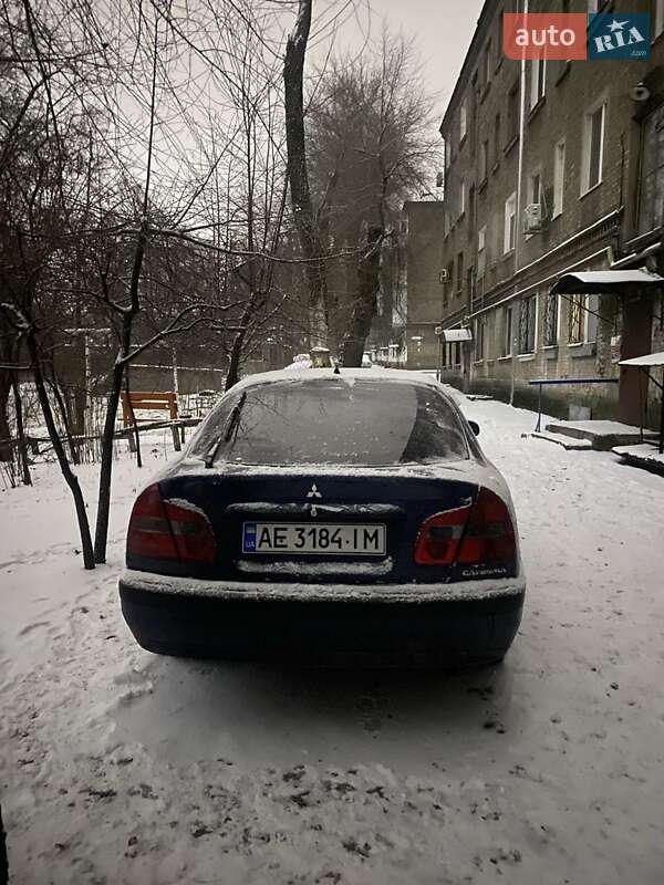 Седан Mitsubishi Carisma 2001 в Кам'янському