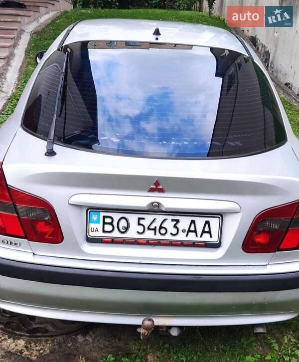 Ліфтбек Mitsubishi Carisma 2001 в Тернополі