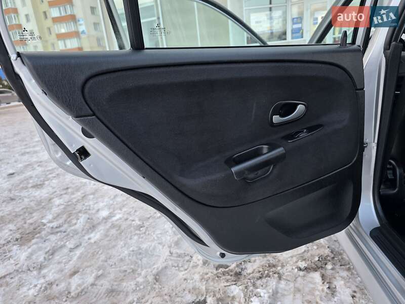 Лифтбек Mitsubishi Carisma 2003 в Хмельницком фото 60 Лифтбек Mitsubishi Carisma 2003 в Хмельницком