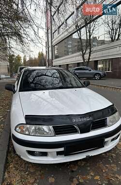 Седан Mitsubishi Carisma 2000 в Киеве