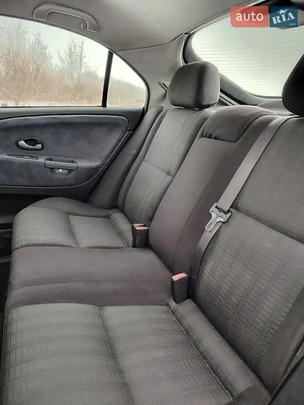 Mitsubishi Carisma 2002 VIN XMCLNDA1A2F004900 фото оголошення 11 з 42