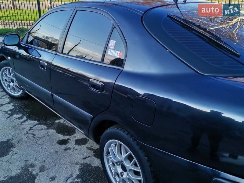 Mitsubishi Carisma 2003