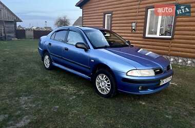 Седан Mitsubishi Carisma 2001 в Дубровиці