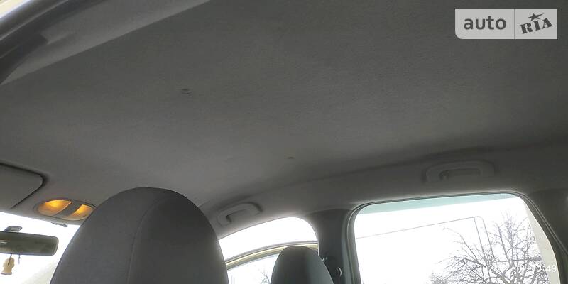 Хэтчбек Mitsubishi Colt 2005 в Мирнограде