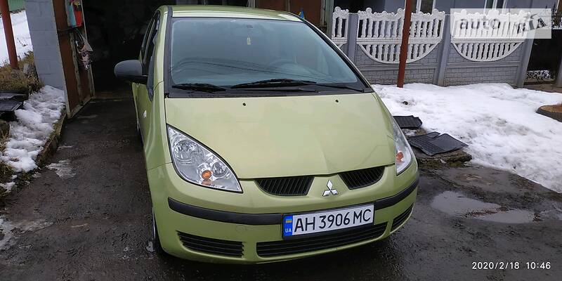 Хэтчбек Mitsubishi Colt 2005 в Мирнограде