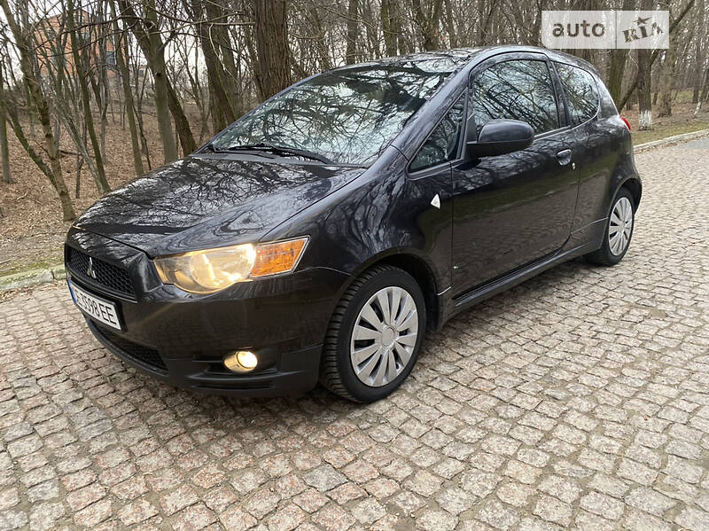 Купе Mitsubishi Colt 2010 в Черновцах