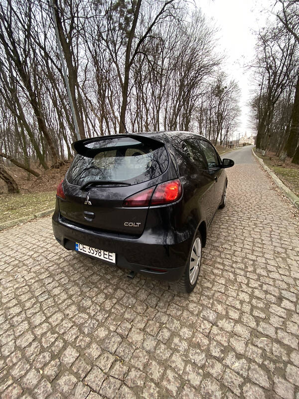 Купе Mitsubishi Colt 2010 в Черновцах