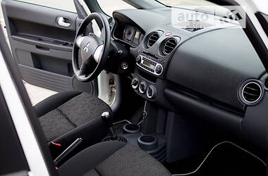 Хэтчбек Mitsubishi Colt 2010 в 
