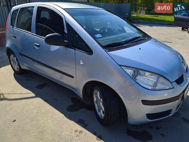 Mitsubishi Colt 2004