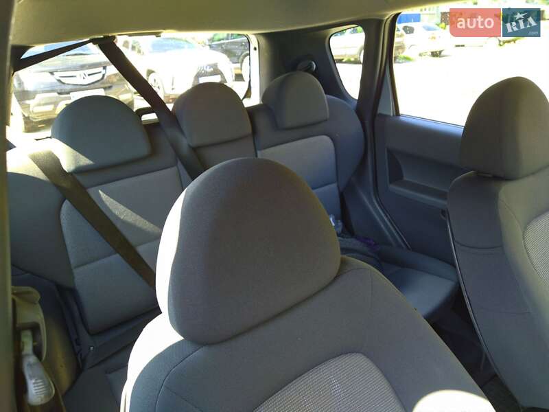 Хэтчбек Mitsubishi Colt 2004 в Каменец-Подольском