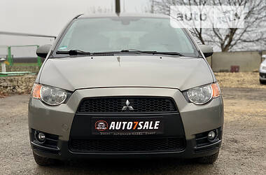 Хэтчбек Mitsubishi Colt 2010 в 