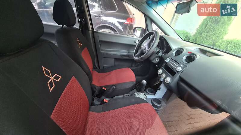 Хетчбек Mitsubishi Colt 2007 в Ужгороді