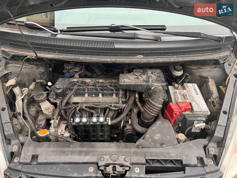 Хэтчбек Mitsubishi Colt 2006 в Белой Церкви