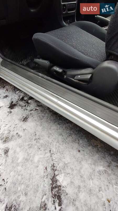 Хэтчбек Mitsubishi Colt 2002 в Чернигове