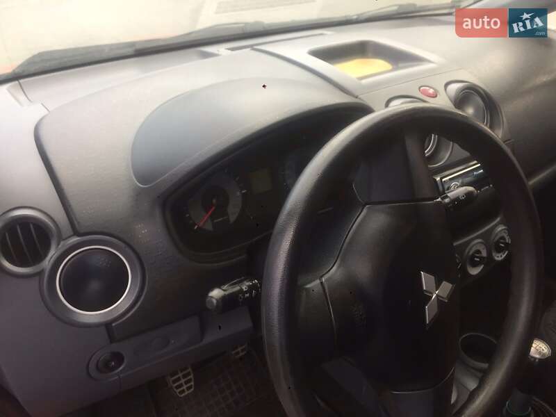 Хэтчбек Mitsubishi Colt 2009 в Ровно