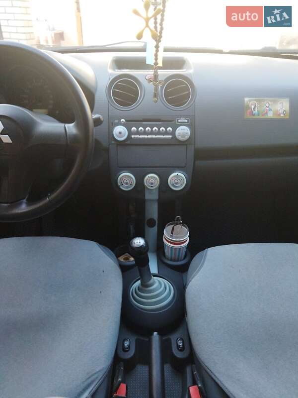 Хетчбек Mitsubishi Colt 2005 в Ківерцях