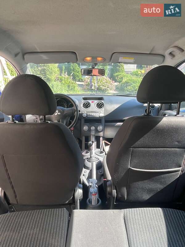 Хэтчбек Mitsubishi Colt 2008 в Киеве