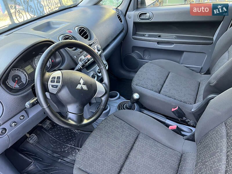 Хэтчбек Mitsubishi Colt 2010 в Черновцах фото 7 Хэтчбек Mitsubishi Colt 2010 в Черновцах