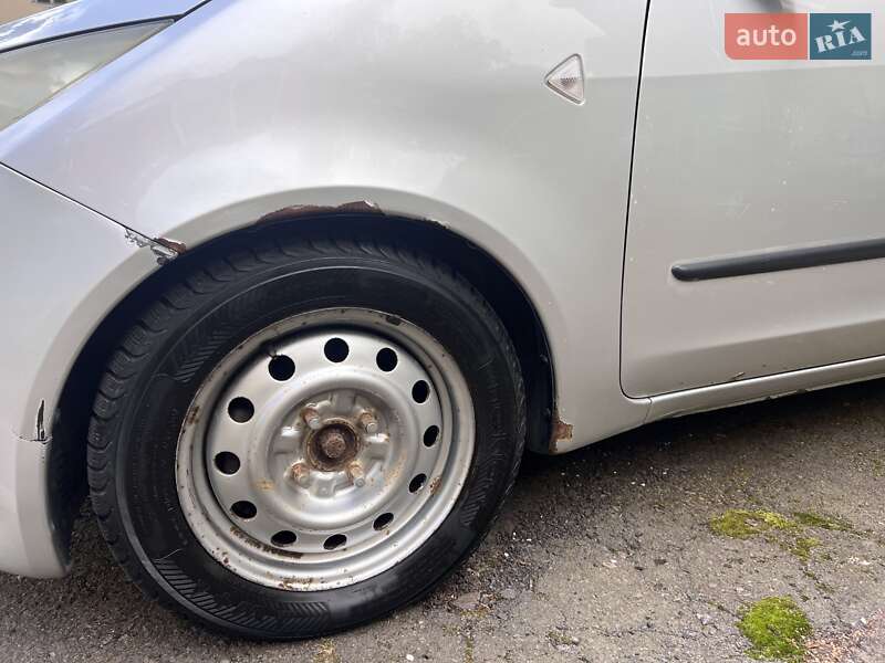 Хэтчбек Mitsubishi Colt 2005 в Покровском