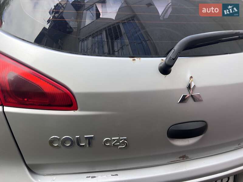 Хэтчбек Mitsubishi Colt 2005 в Покровском