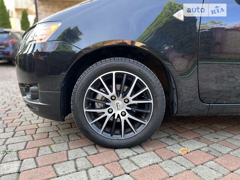 Хетчбек Mitsubishi Colt 2009 в Чернівцях