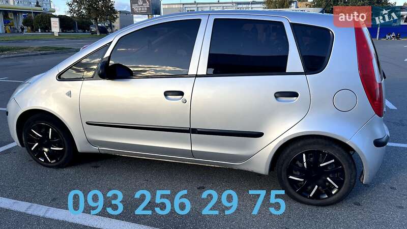 Хэтчбек Mitsubishi Colt 2005 в Киеве