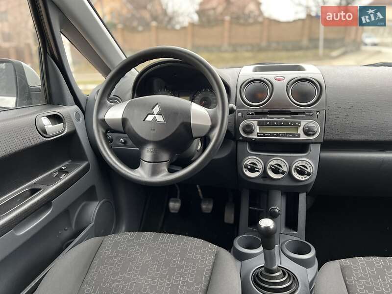 Хэтчбек Mitsubishi Colt 2010 в Черновцах