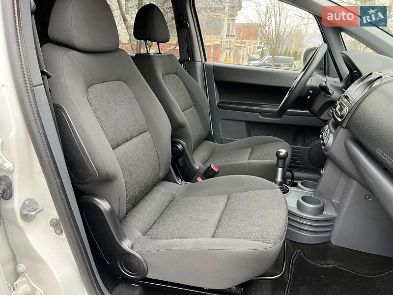 Хэтчбек Mitsubishi Colt 2010 в Черновцах