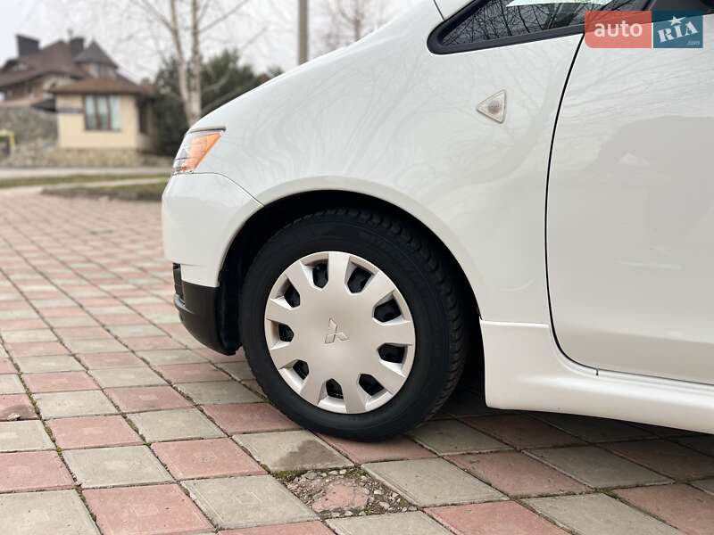 Хэтчбек Mitsubishi Colt 2010 в Черновцах