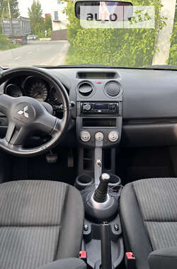 Хэтчбек Mitsubishi Colt 2007 в Вишневом