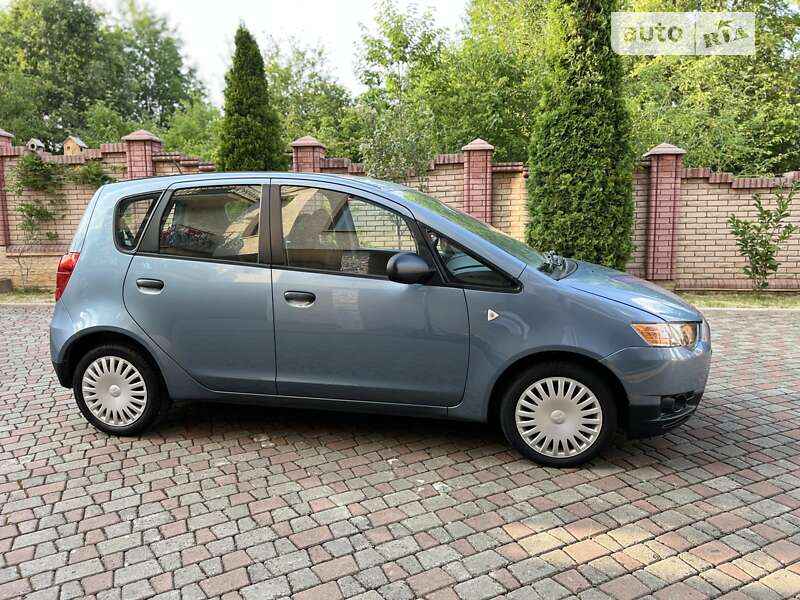 Хэтчбек Mitsubishi Colt 2009 в Черновцах