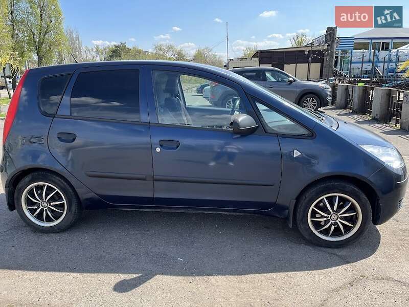 Хетчбек Mitsubishi Colt 2006 в Дніпрі