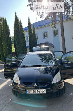 Хетчбек Mitsubishi Colt 2005 в Кореці